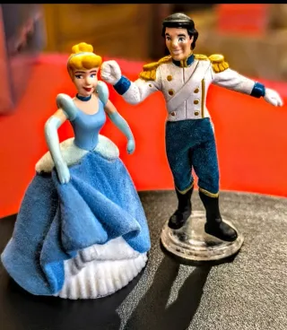 DIORAMA FIGURAS "CENICIENTA" CON DISCO GIRATORIO.