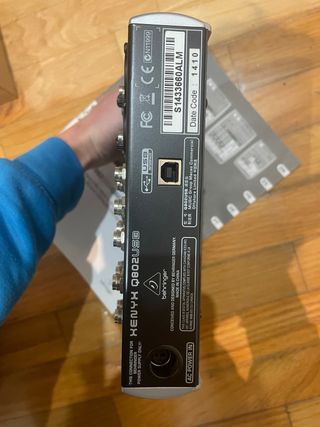 Behringer Xenyx QX602MP3 Mezclador