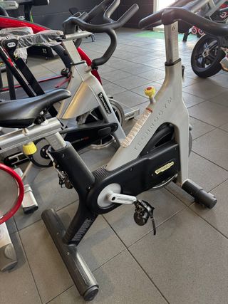 Bicicleta de Spinning Technogym