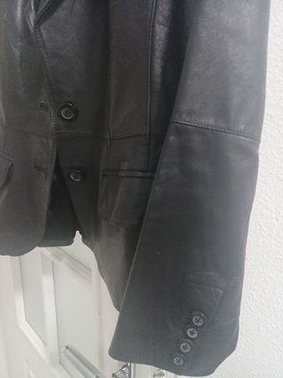 Chaqueta piel negra