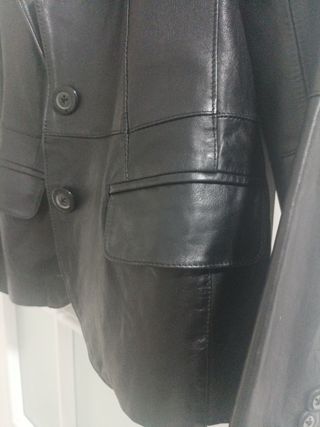 Chaqueta piel negra