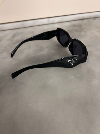 Gafas de sol Prada negras