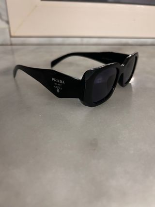 Gafas de sol Prada negras
