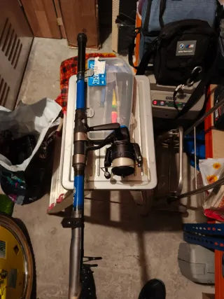 Caña de pescar con carrete