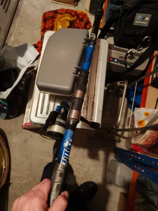 Caña de pescar con carrete