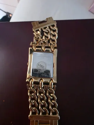 Reloj Guess Dorado Cadena