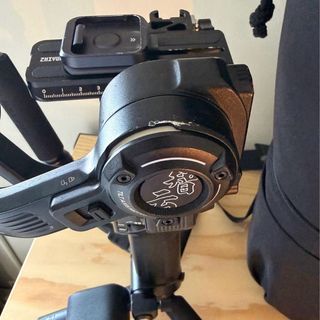 Estabilizador Zhiyum Weebil 3s funda y caja