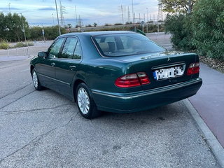 Mercedes-Benz Clase E 2001 2.6 6 Velocidades