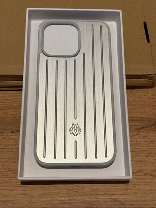 Funda Rimowa iPhone 15 Pro Max R.E.P