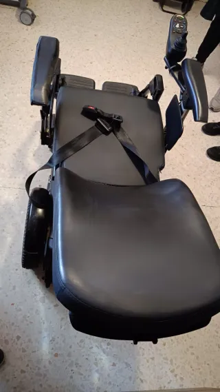 Silla de ruedas y grua de traslado