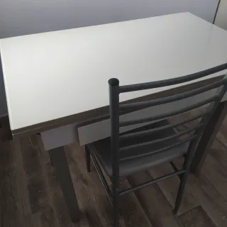 Mesa de cocina y 3 sillas