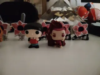 Figuras Stranger Things Kinder Joy