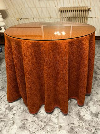 Mesa redonda con brasero, sallas y cristal