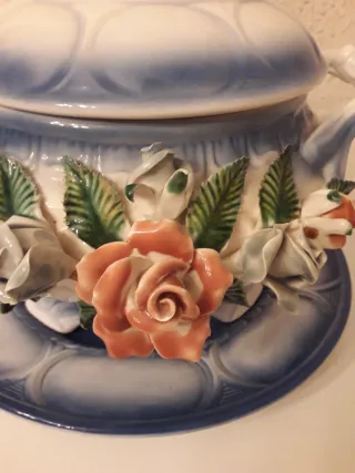 Olla sopera con plato y cuchara