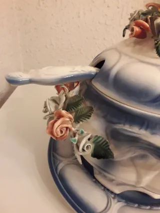 Olla sopera con plato y cuchara