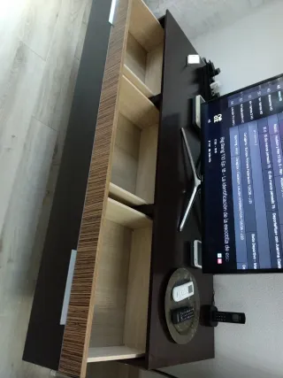 Mueble TV moderno madera y cristal