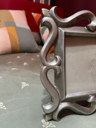 Marco de fotos plateado decorativo