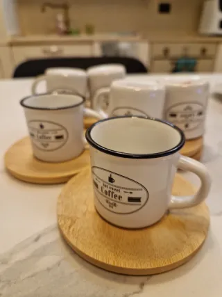 Servizio 6 tazzine caffè con piattini