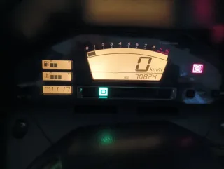 Suzuki Burgman 650 Executive Plata