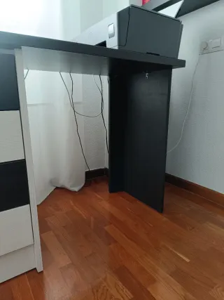 Escritorio doble negro y blanco