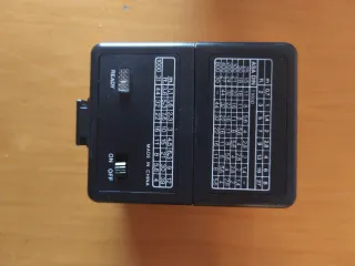 Cámara Canon plata y negra