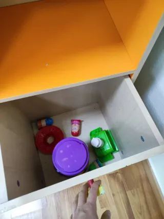 Mueble infantil estanterías y cajón