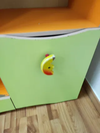 Mueble infantil estanterías y cajón