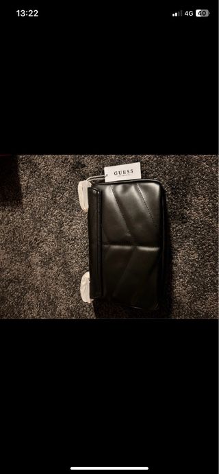 Bolso de mano Guess negro