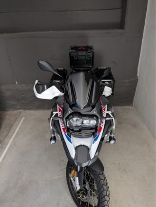 BMW R 1250 GS Adventure 2021 con solo 27000km