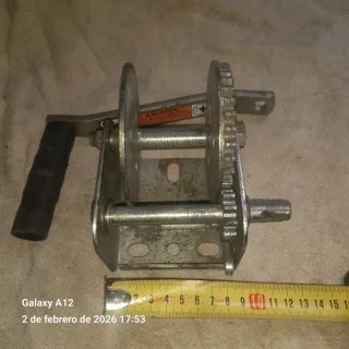 Cabrestante para remolque o para otras utilidades