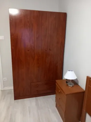 Armario 3 puertas y 2 cajones madera