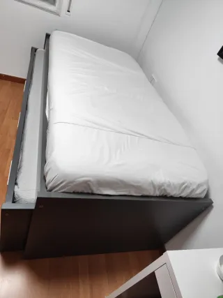 Cama nido gris y blanca con 3 cajones