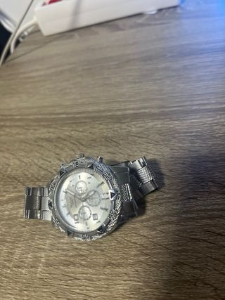 Reloj de pulsera plateado