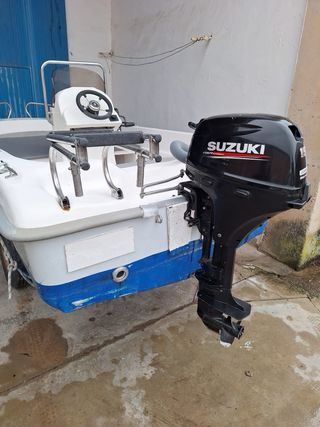 Barco Astec 400 con remolque