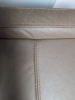 Sofá de piel de alta calidad Pedro Ortiz