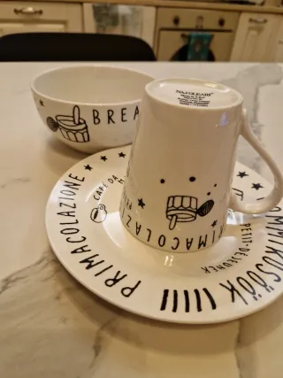 Tris colazione: 2 tazze piu' piatto Naj Oleari