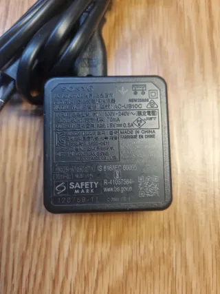 Cargador Sony para cámaras