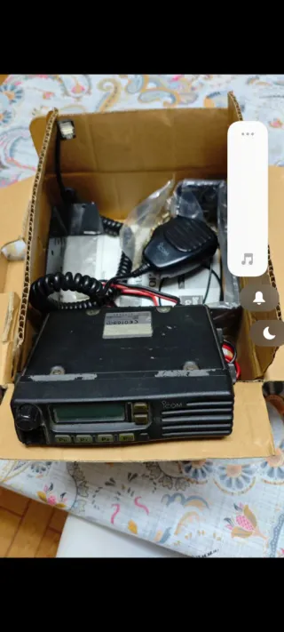 Emisora Icom Negra IC - F110