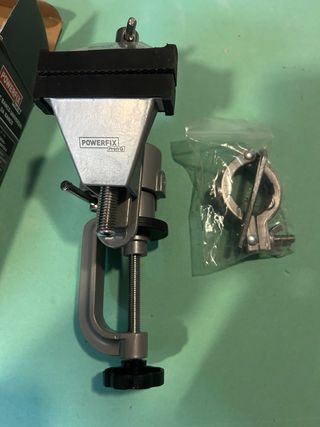 Tornillo de Banco Universal Powerfix