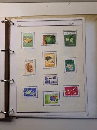 Sellos colección mariposas y flores