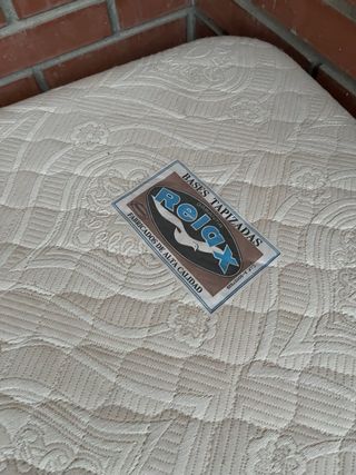 Somier tapizado beige y gris