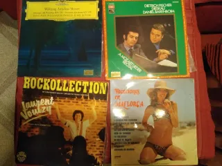 Tocadiscos Vintage Madera y Negro y lote de discos