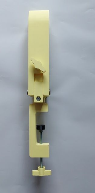 Suporte de mesa para costura manual