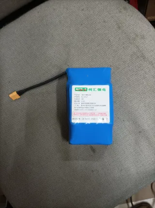 Batería Litio 36V-4.4Ah Usada tiene cargada 40,5V