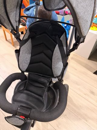 Triciclo infantil con toldo