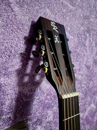 Guitarra Parlor Baton Rouge X11LS/PE-SCC.