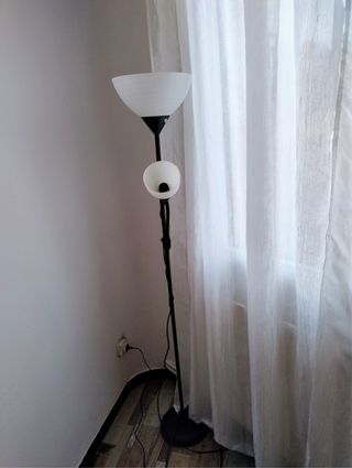 Lámpara de pie moderna