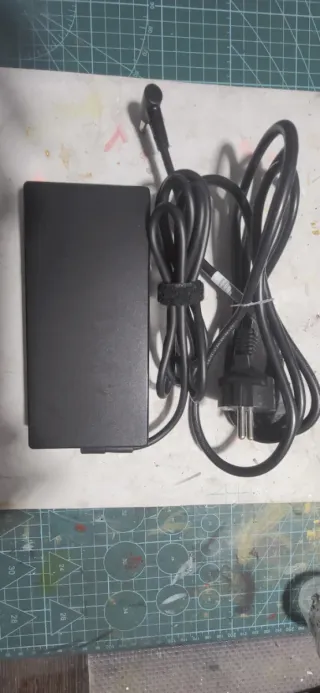 Adaptador AC Asus 240W ADP-240EB B