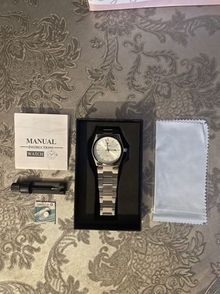 Reloj Pulsar Elegante Plata y Blanco