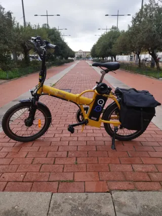 Bicicleta Eléctrica Plegable con Alforjas